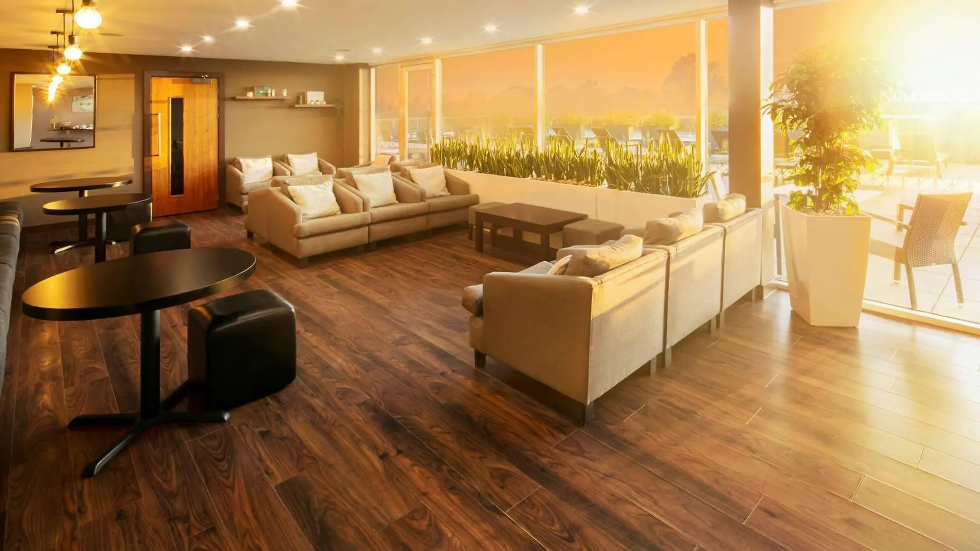 Doubletree By Hilton Chester 4*,