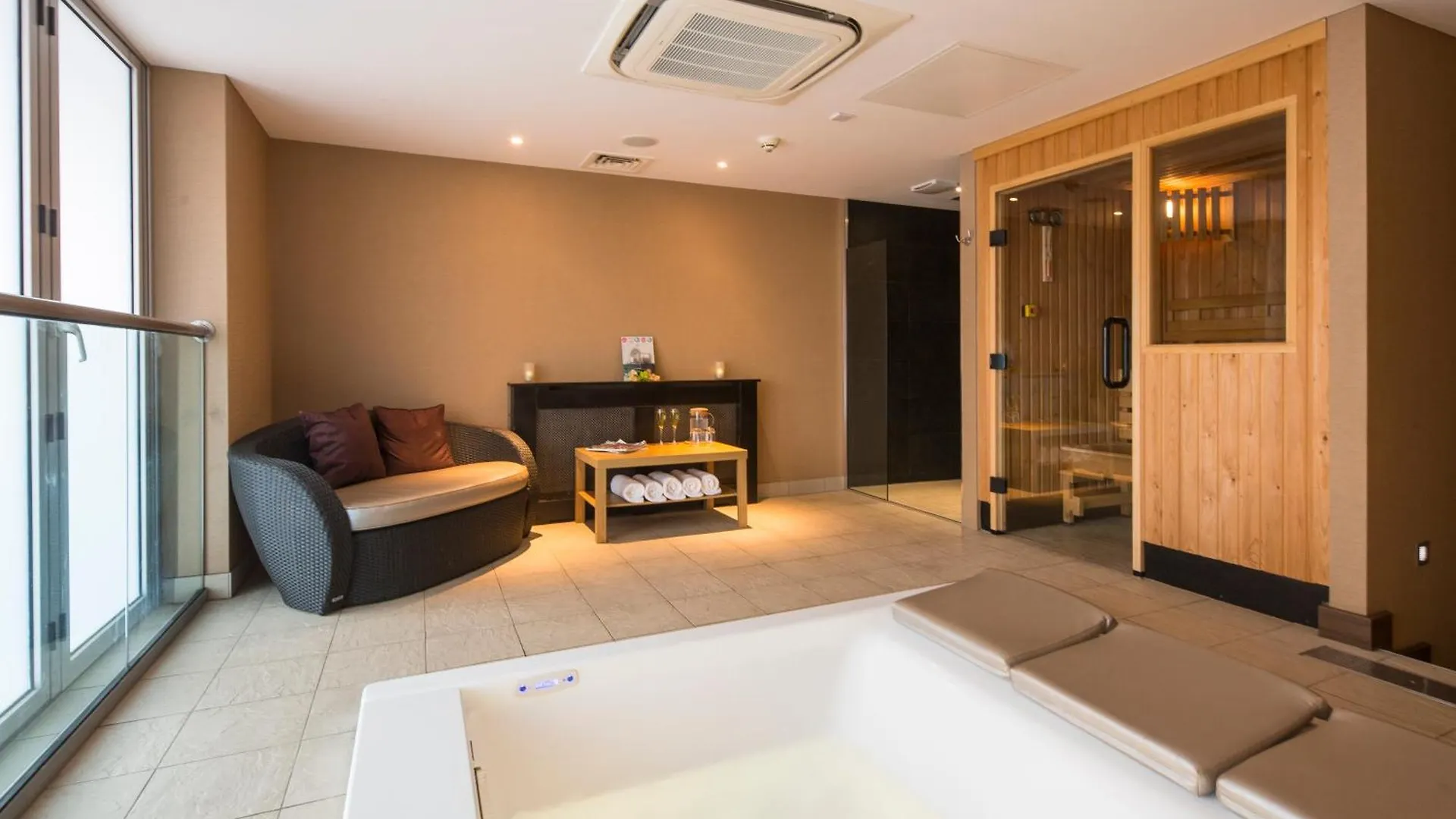 Doubletree By Hilton Chester Hotel